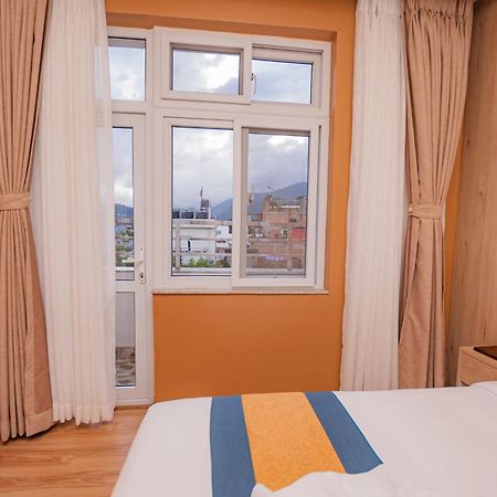 Hotel Vistara Катманду Экстерьер фото