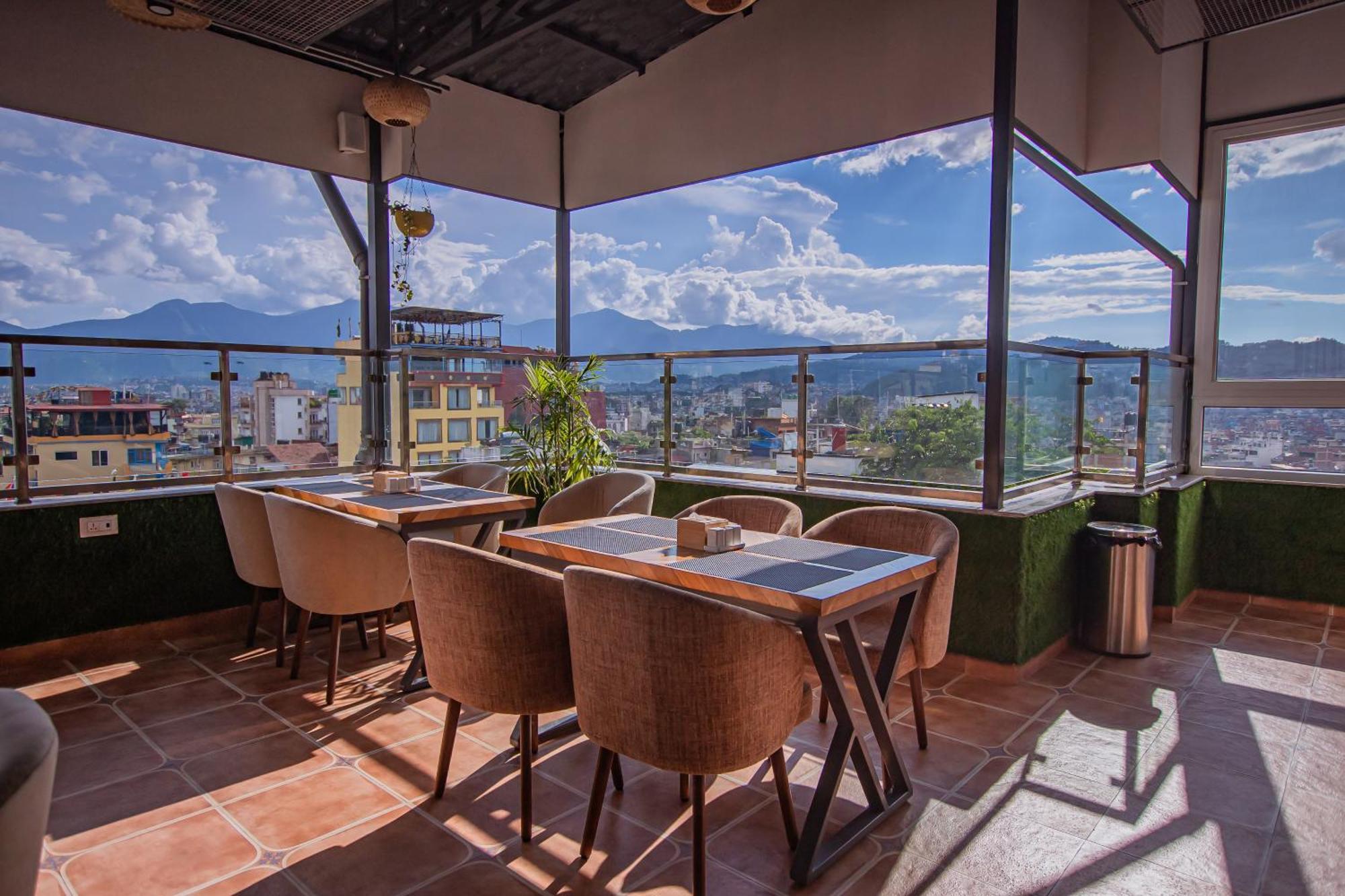 Hotel Vistara Катманду Экстерьер фото
